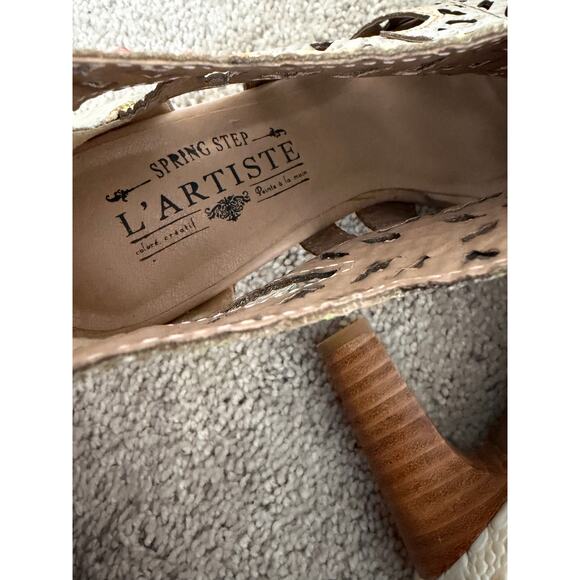 L'Artiste by Spring Step Amora Laser Cut Leather Ankle Bootie Beige EU 38 NWOT - Picture 9 of 9